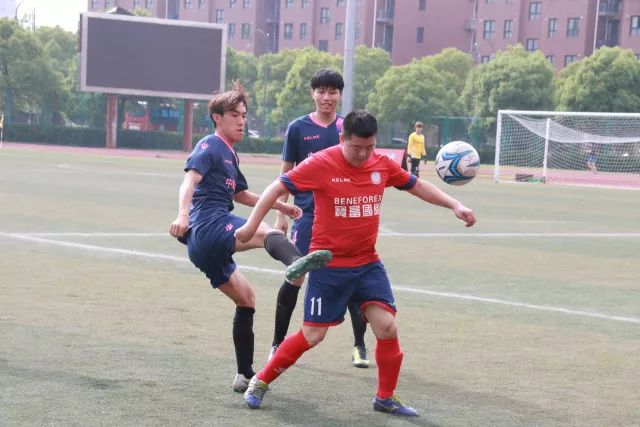 苏亚雷斯执教三镇遭质疑，保级形势愈发严峻
